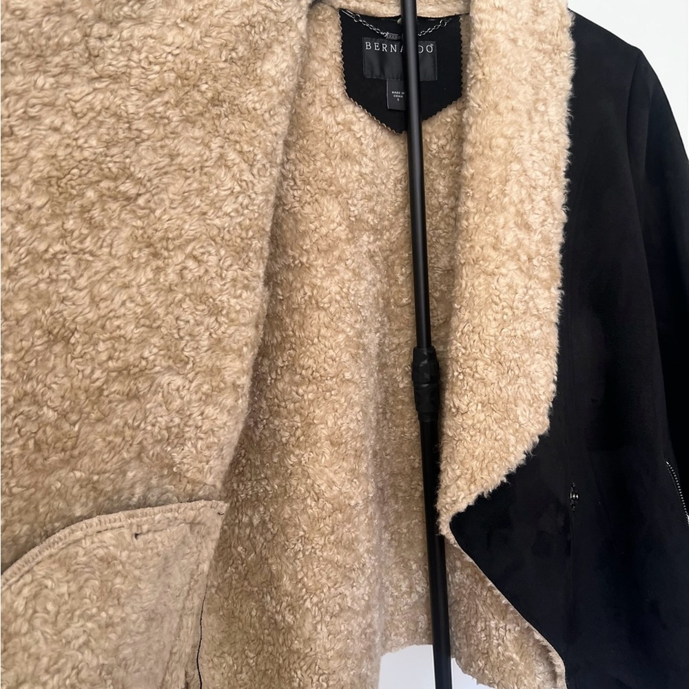 Bernardo Women’s Black Shell Faux Suede Jacket With Tan Shearling Size Small - Picture 2 of 6